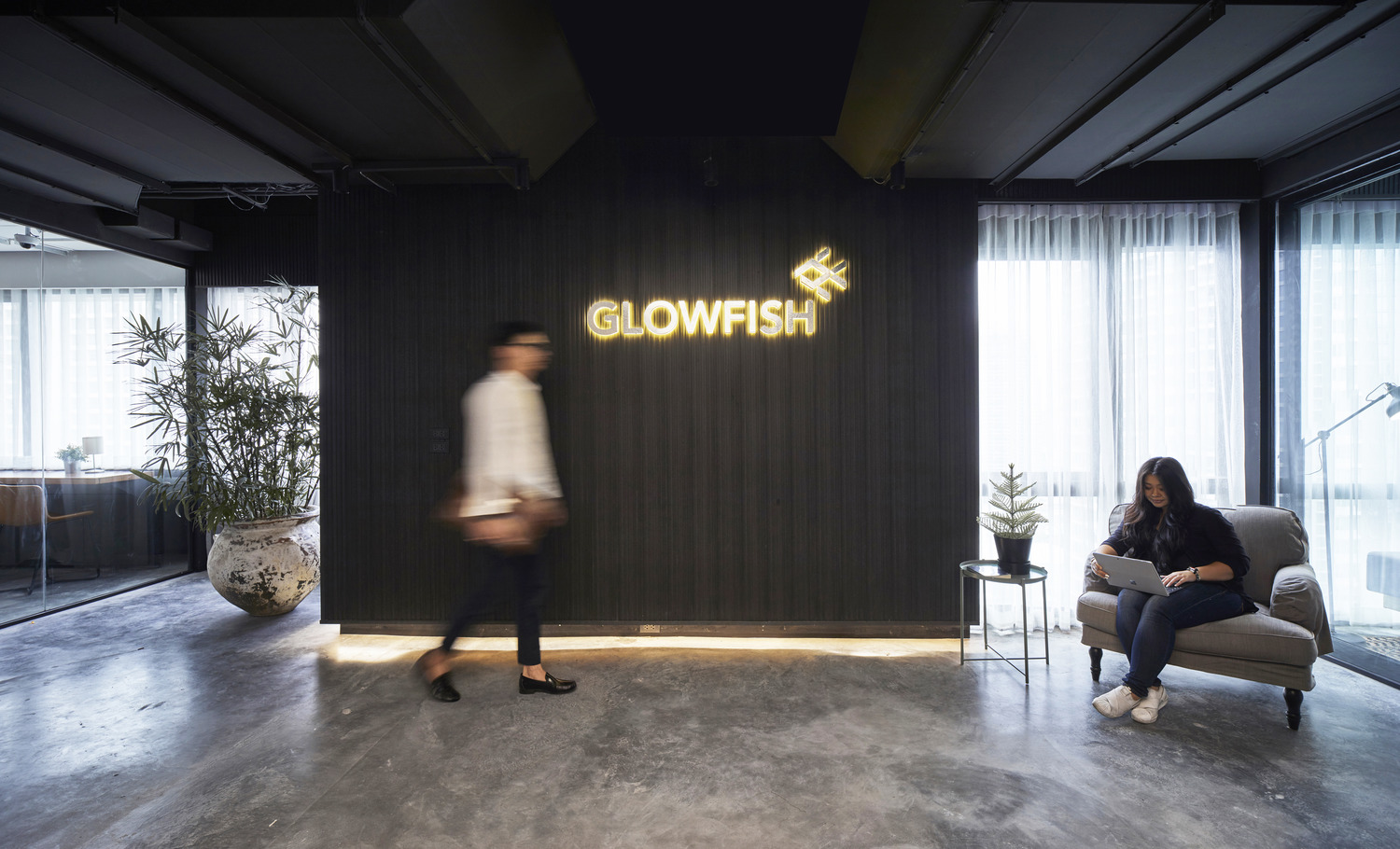 18_0746_Glowfish_Office_N16_medium