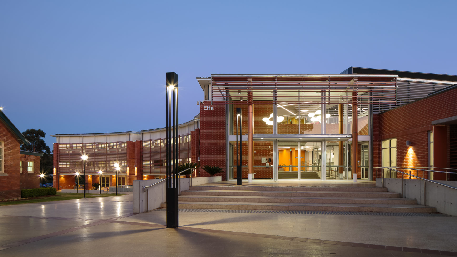 University of Western Sydney Science Building - dwp