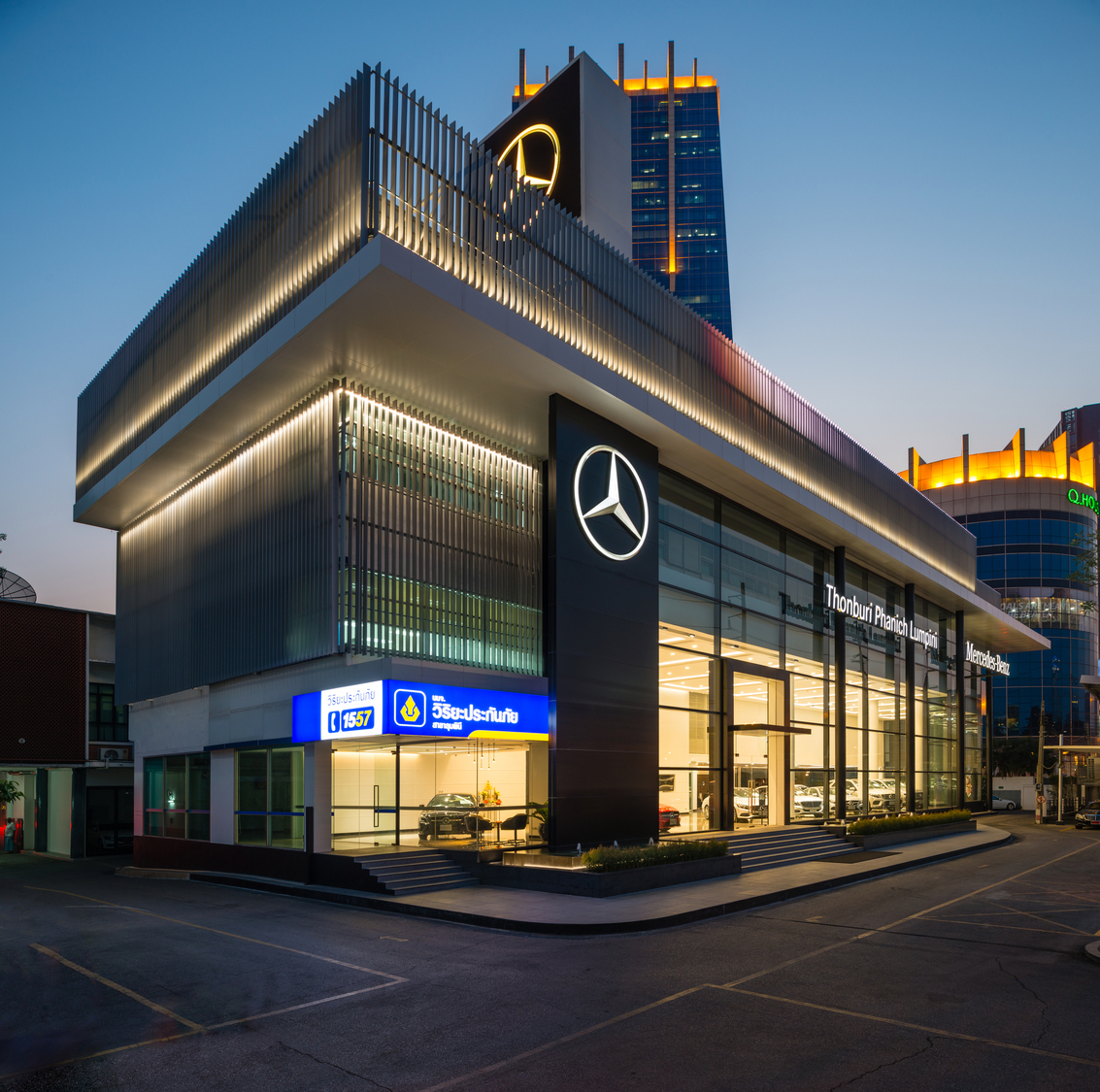 Mercedes Benz Lumpini Showroom - dwp